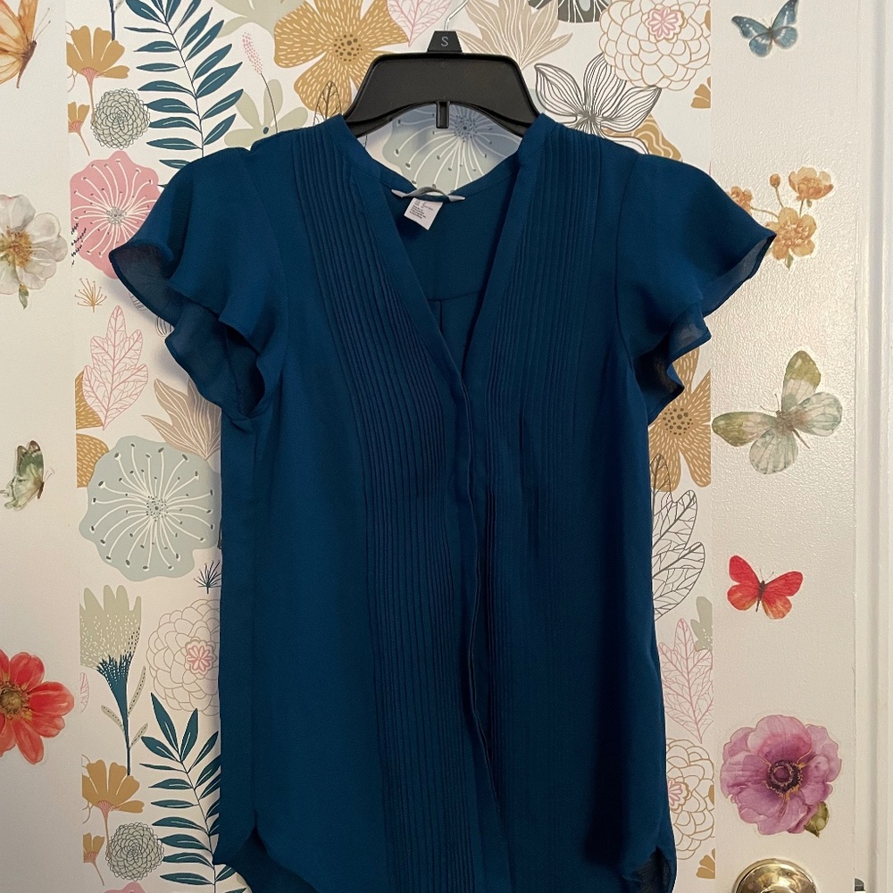 H&M short sleeve dark blue V neck top size 0
